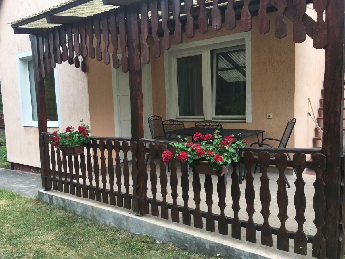 Vila Balatonfenyves - Munkacsy U. 6. Exteriér fotografie